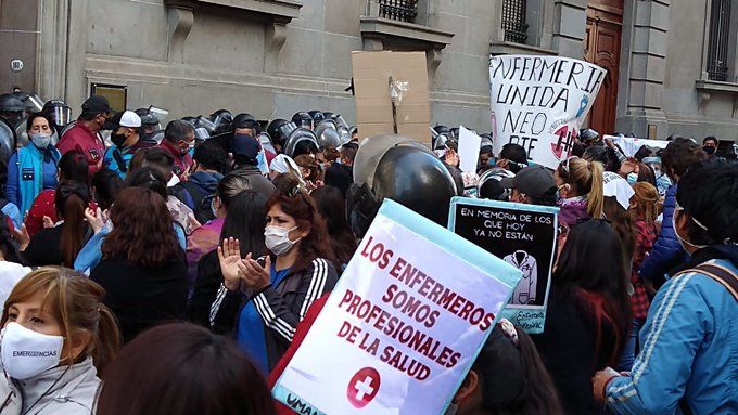 Enfermeros convocan a escrache en la casa que el Ministro de Salud porteño Fernán Quirós tiene en San Fernando