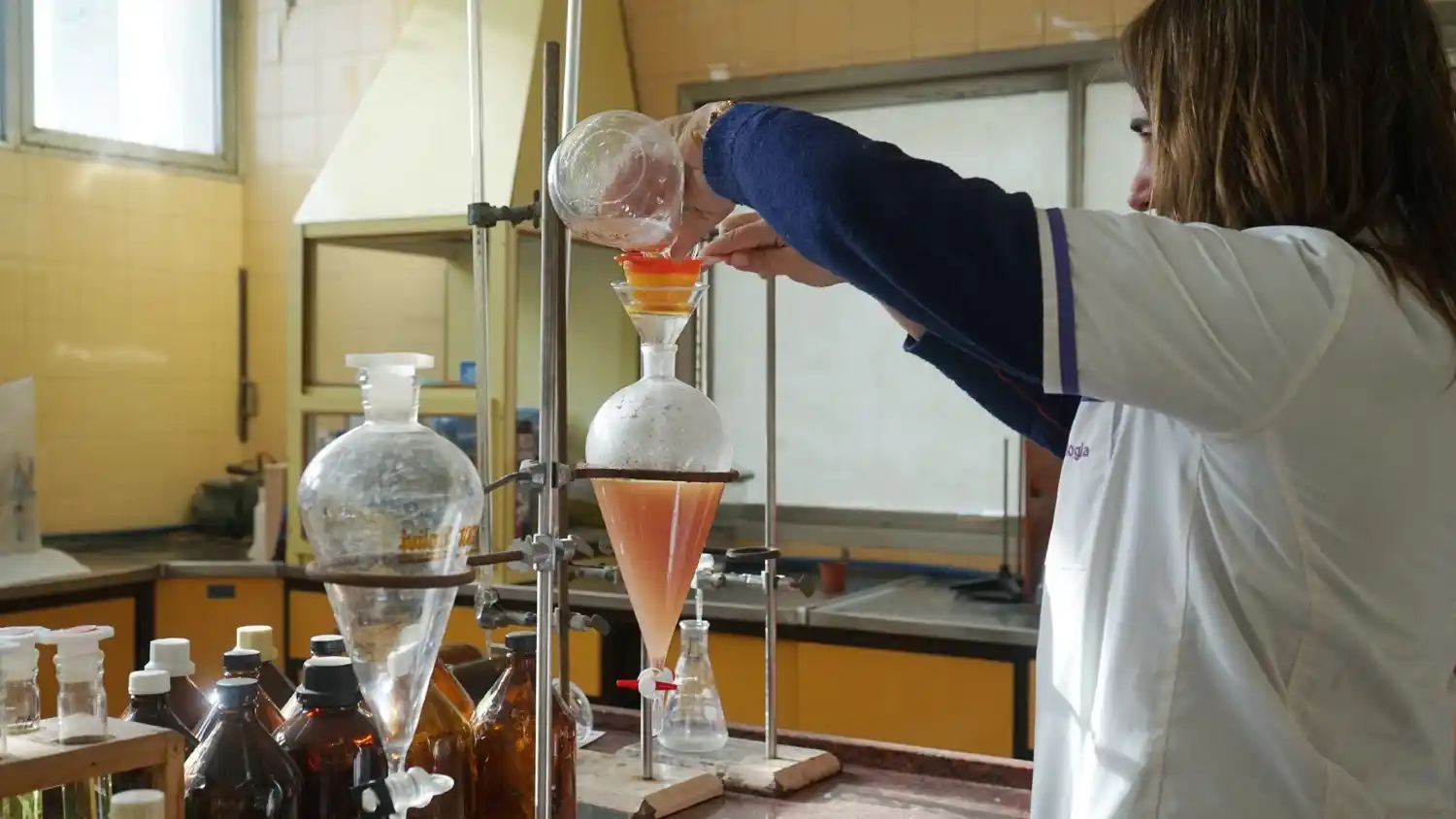 Análisis. Realiza la Dirección de Bromatología