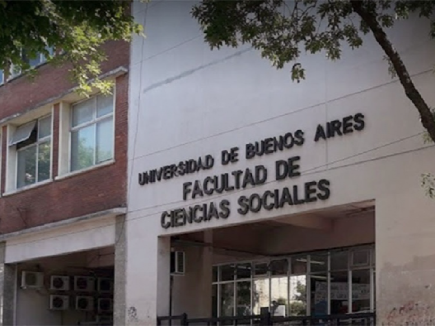Cuestionan la decisión de la Corte Suprema de exigir un DNI argentino para estudiar en la UBA