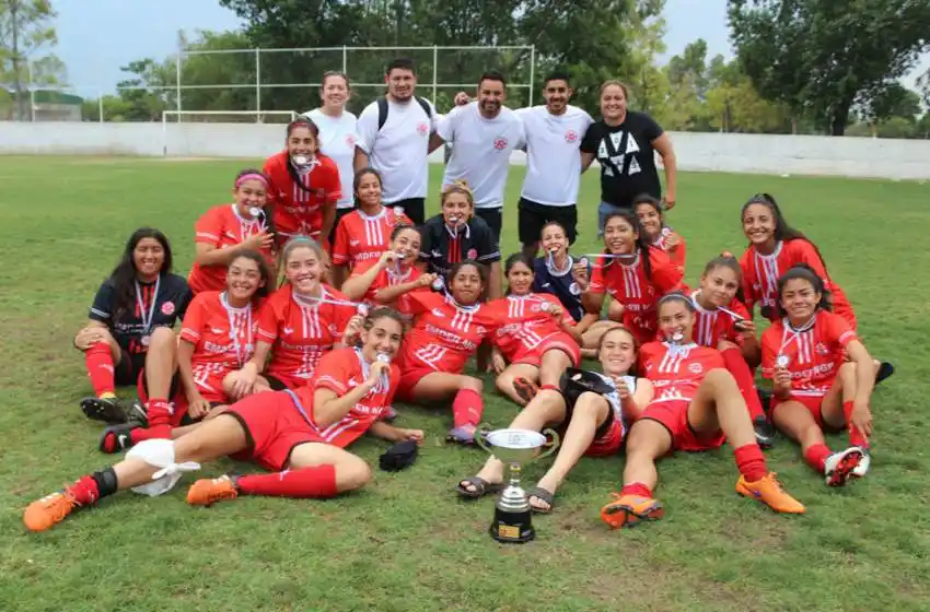 La sub 16 se subió al podio con una goleada