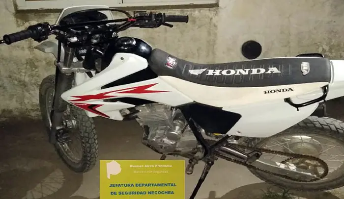 Sospechoso circulaba con  una moto robada y se fugó