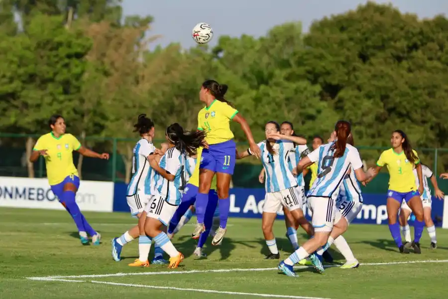 Argentina empató sin goles en el clásico sudamericano ante Brasil