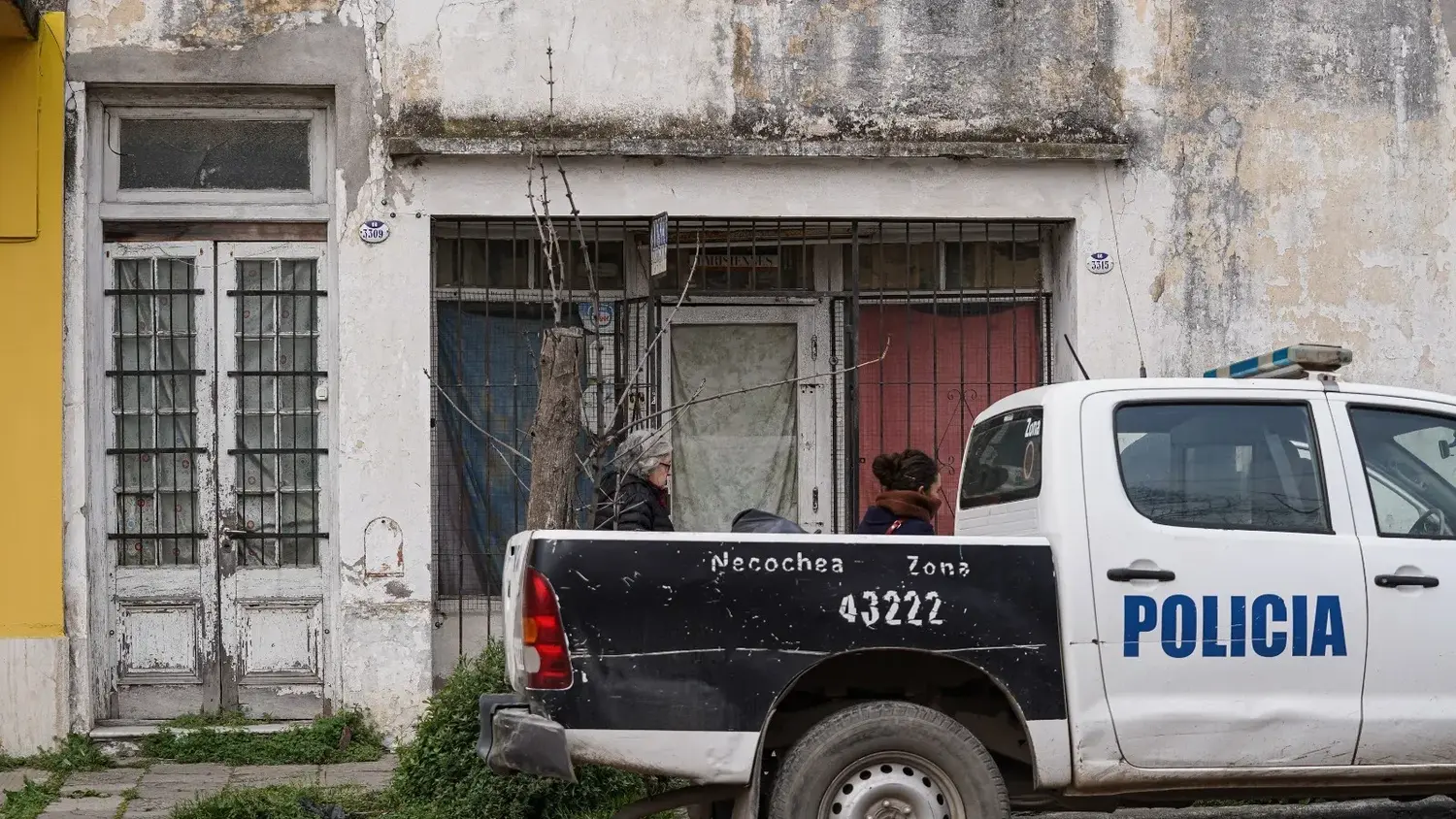 El doctor Diego Taja, de la Curaduría Oficial de Necochea, encabezó el operativo junto al personal policial
