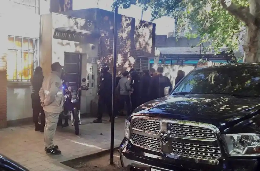 Nueve personas fueron demoradas por una fiesta clandestina en Santiago al 1100