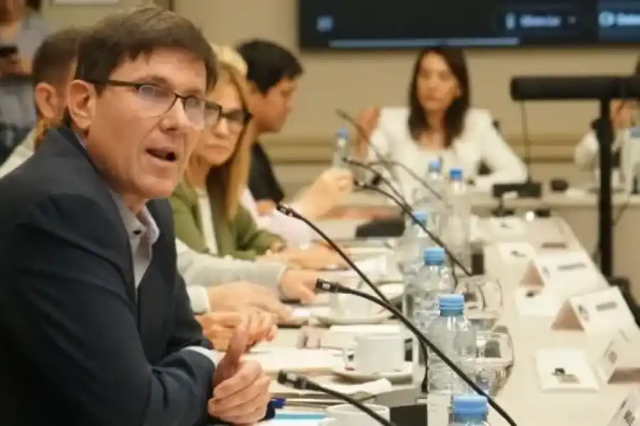 Paritaria docente: la intención del gobierno santafesino es acordar "una propuesta salarial bimensual"