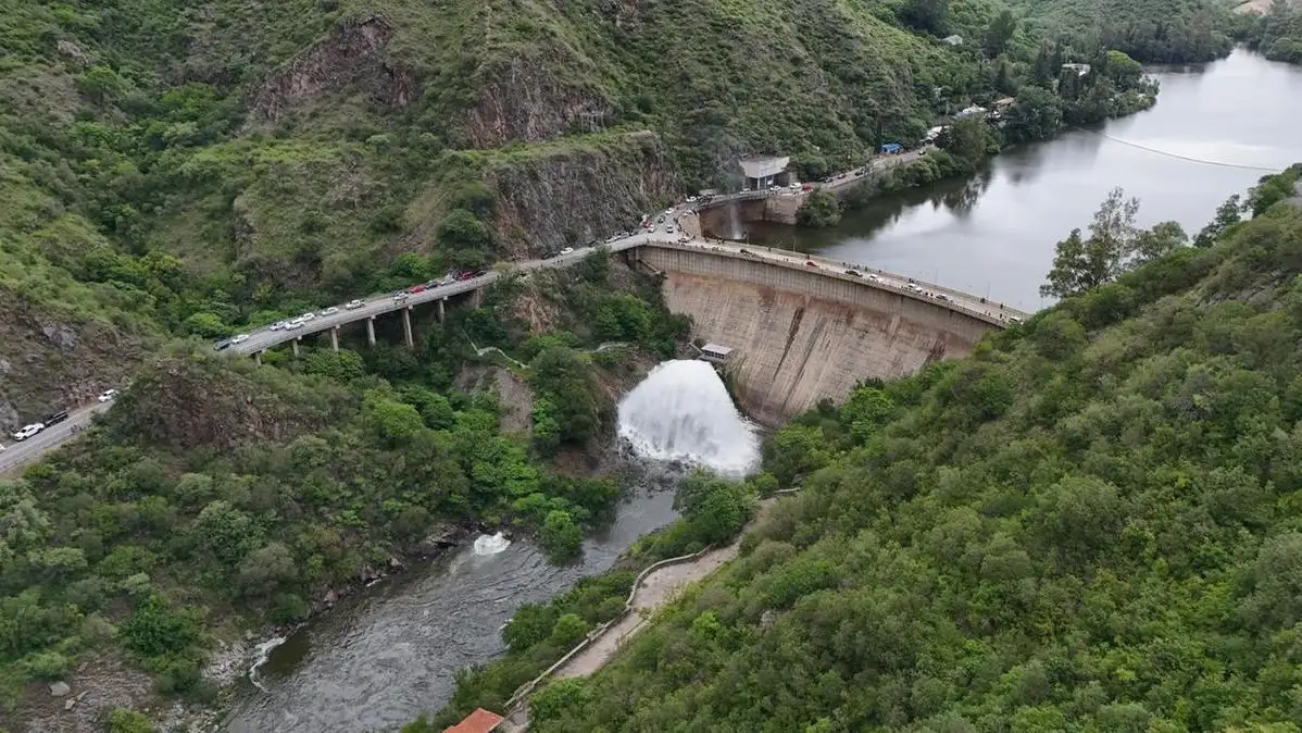 La "Cola de la novia" atrajo a decenas de turistas en el San Roque