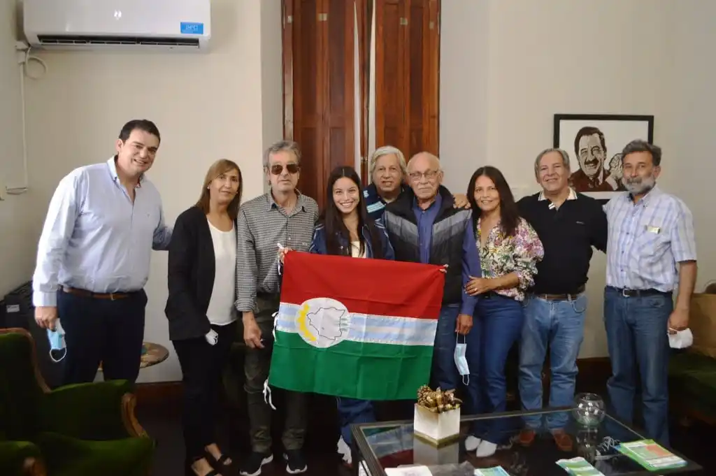 Emilia Mernes fue reconocida por el municipio