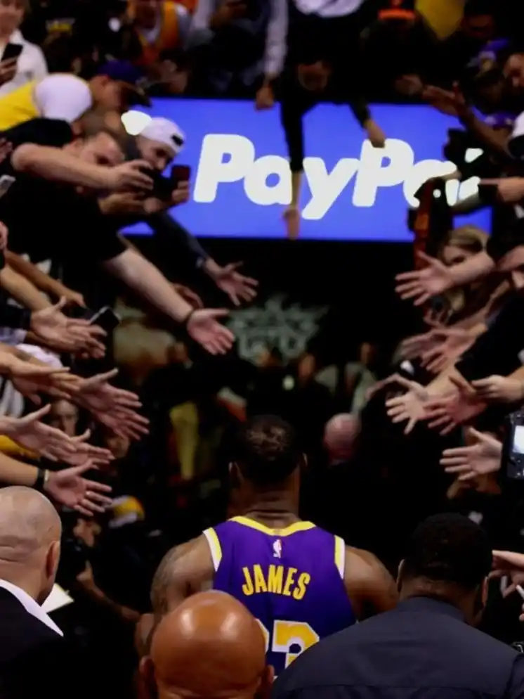 ¡No se detiene! LeBron James batió un récord millonario