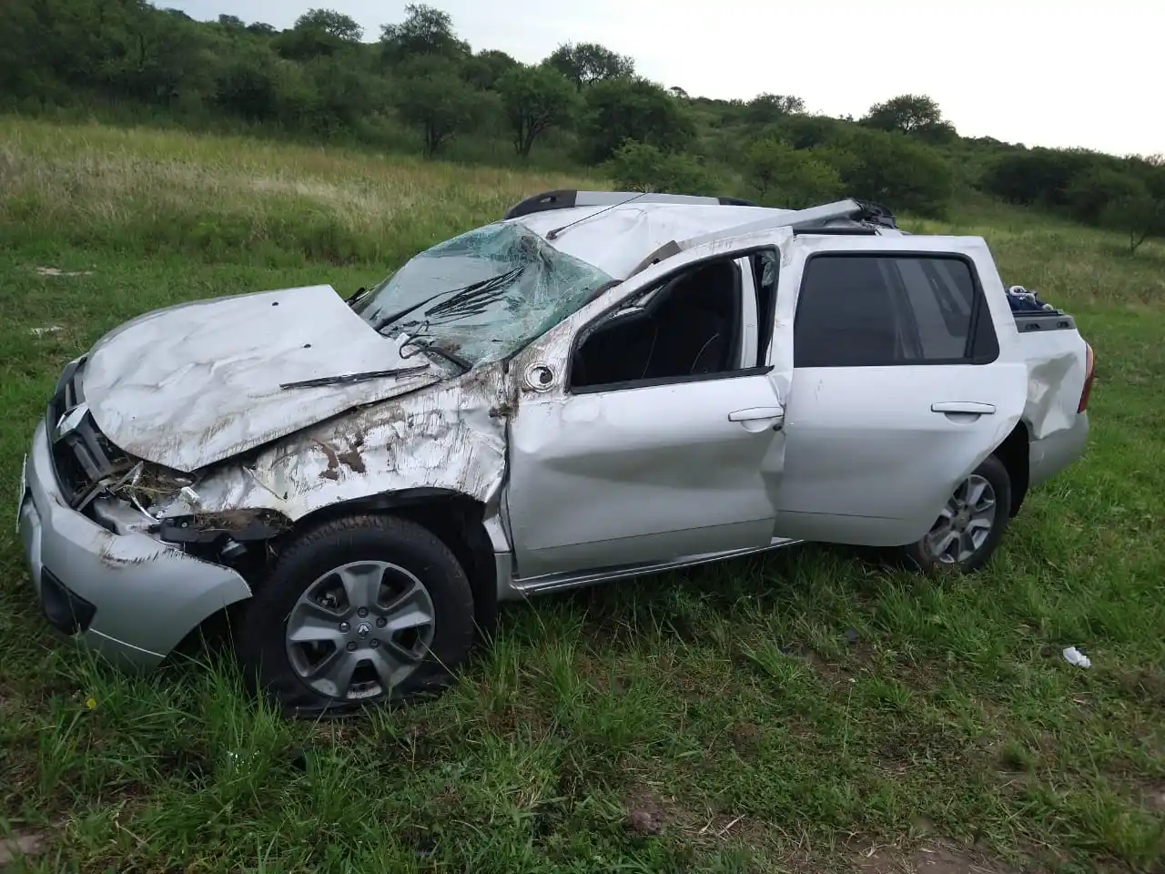 Despiste y vuelco en Ruta 12: una mujer fue trasladada al Centenario