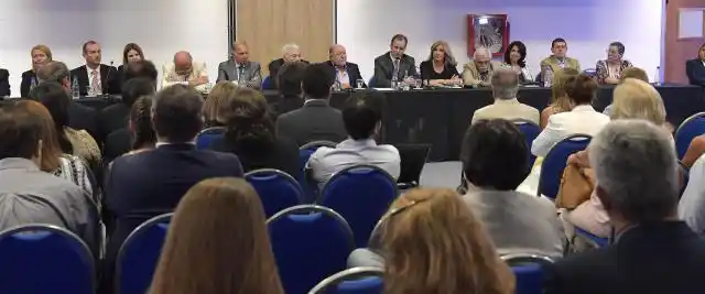 Bordet: “Comparto que la cláusula de reelección sea por única vez”
