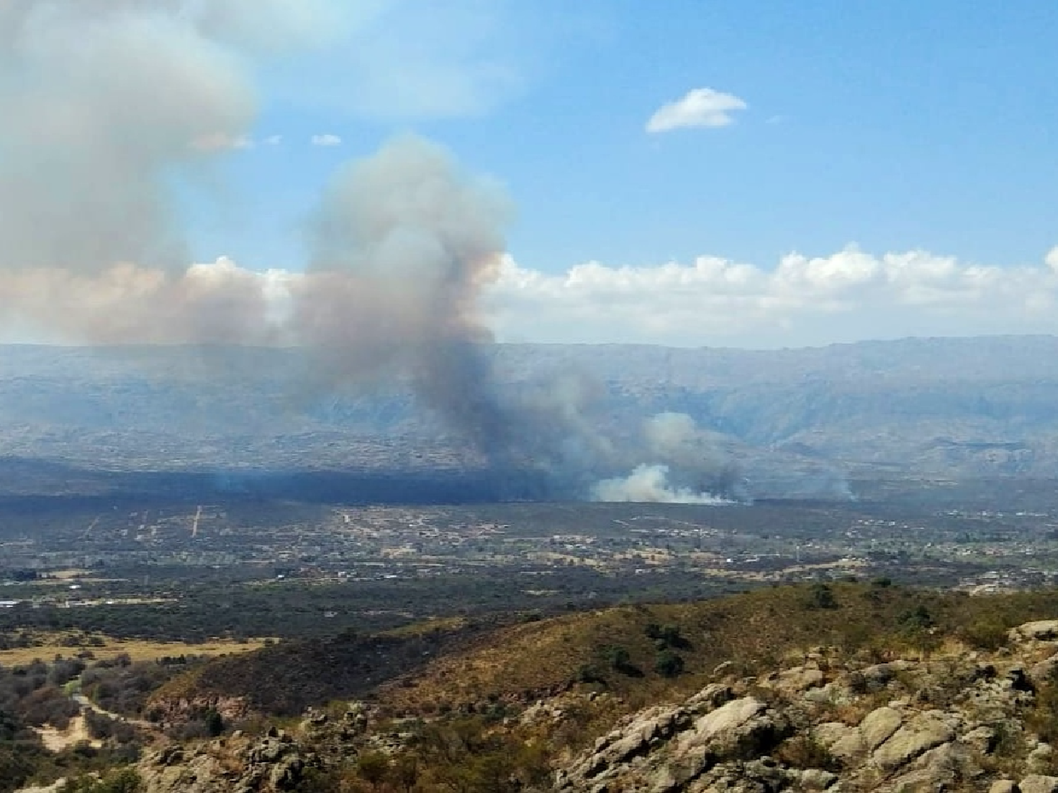 Bomberos continúan trabajando en la zona de San Lorenzo y en San Antonio de Arredondo