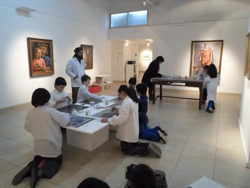 El Mumbat continúa con  el espacio para explorar  las obras en exhibición
