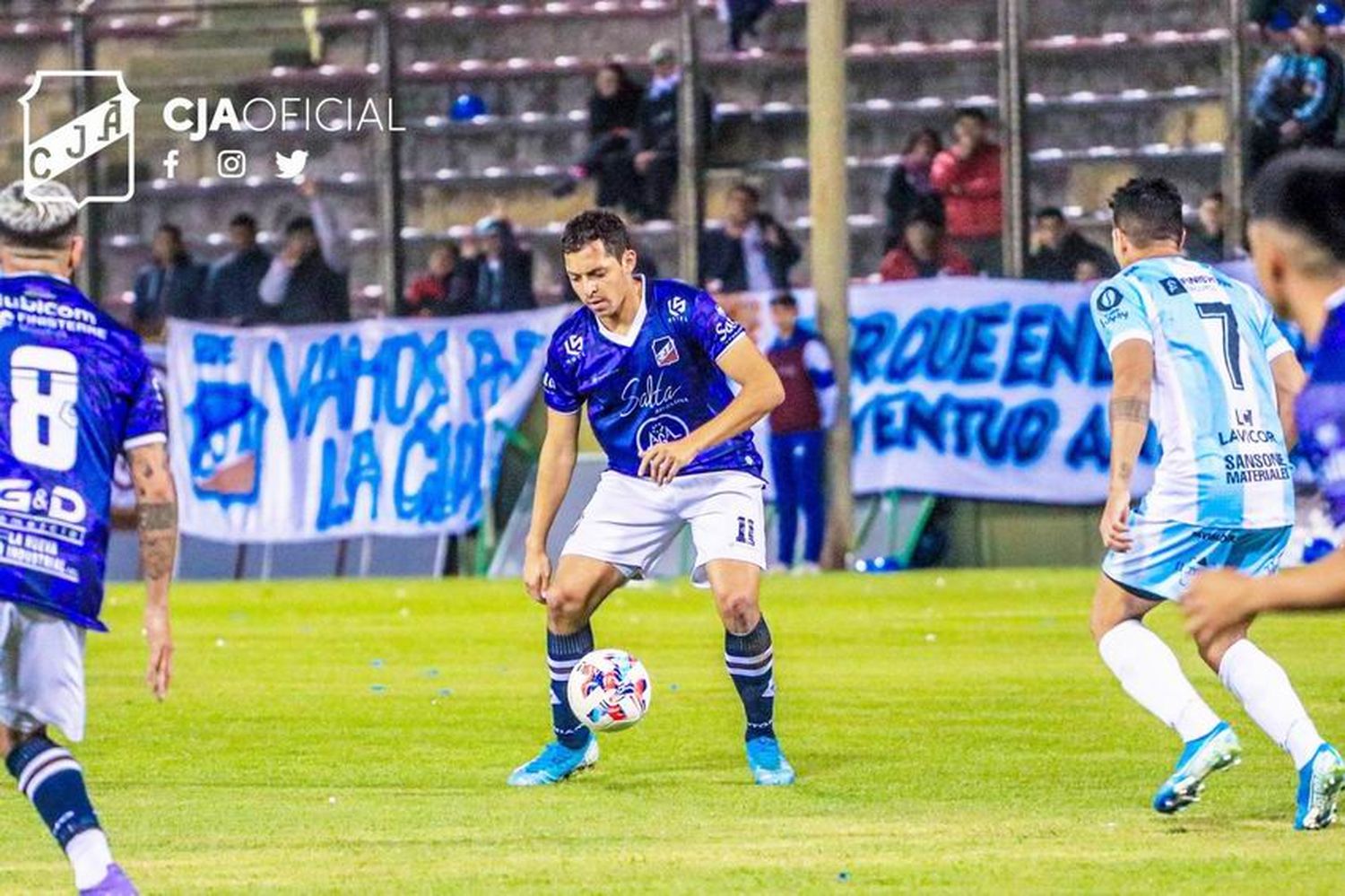 Juventud y Gimnasia empataron
en un clásico polémico