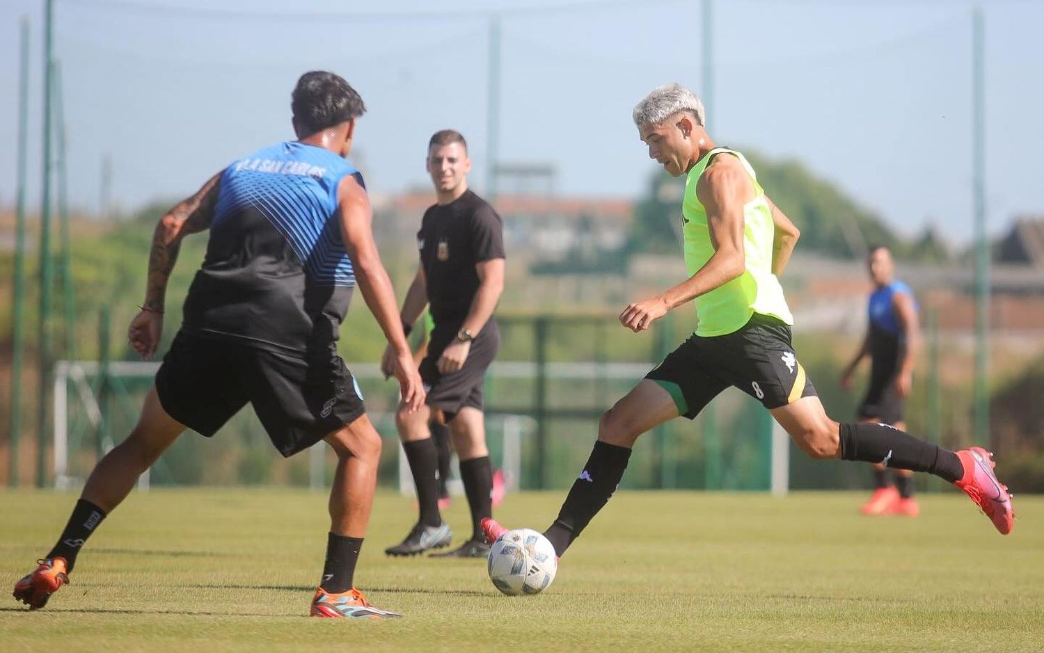 Aldosivi sumó minutos de fútbol ante Villa San Carlos