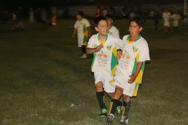Unión del Suburbio vivió tres días de fútbol infantil y charlas sobre prevención