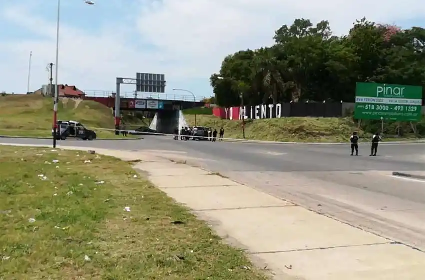 Le disparó a su mujer y luego se suicidó