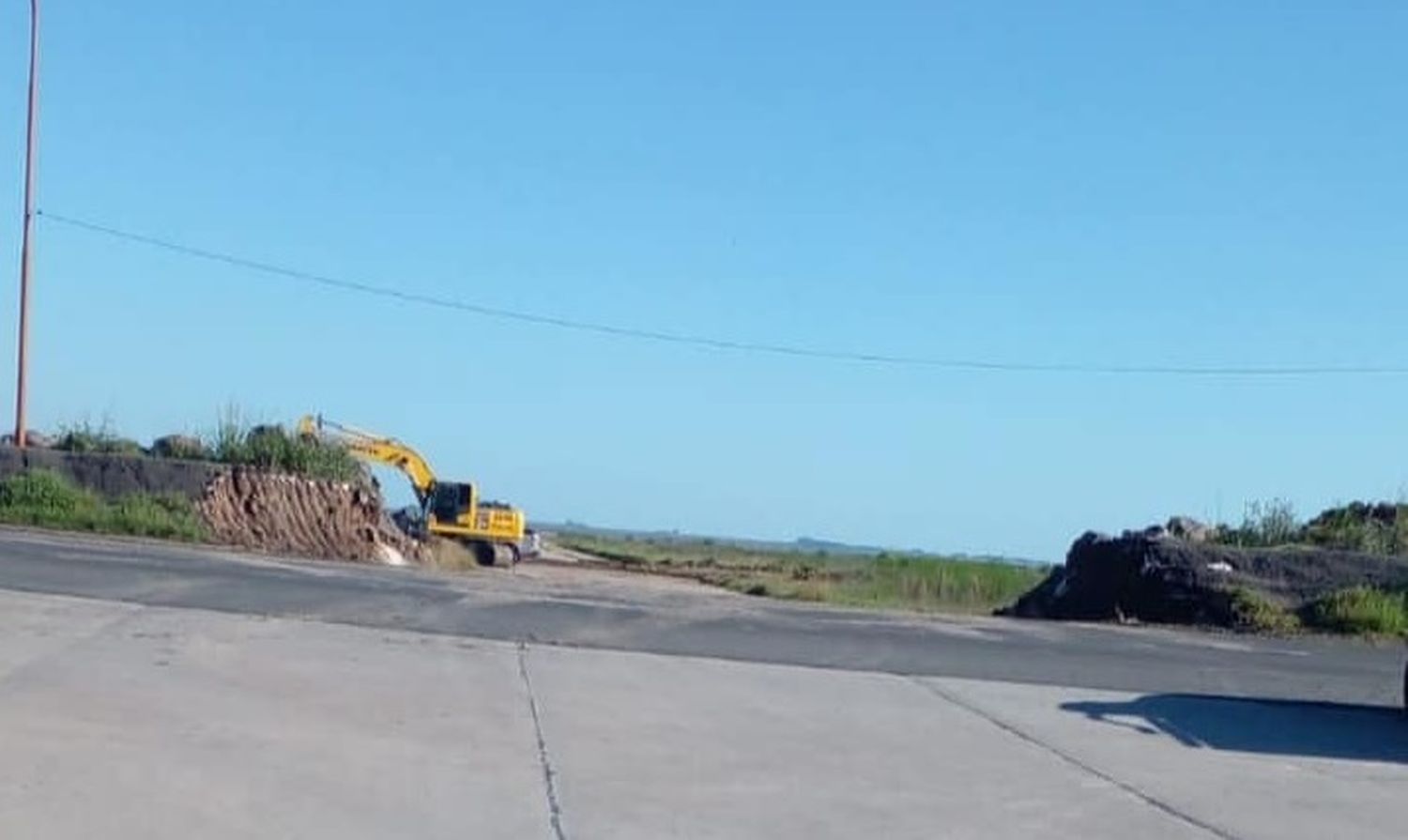 Preparativos para los trabajos de corrimiento de terraplén de defensa sobre ruta 90