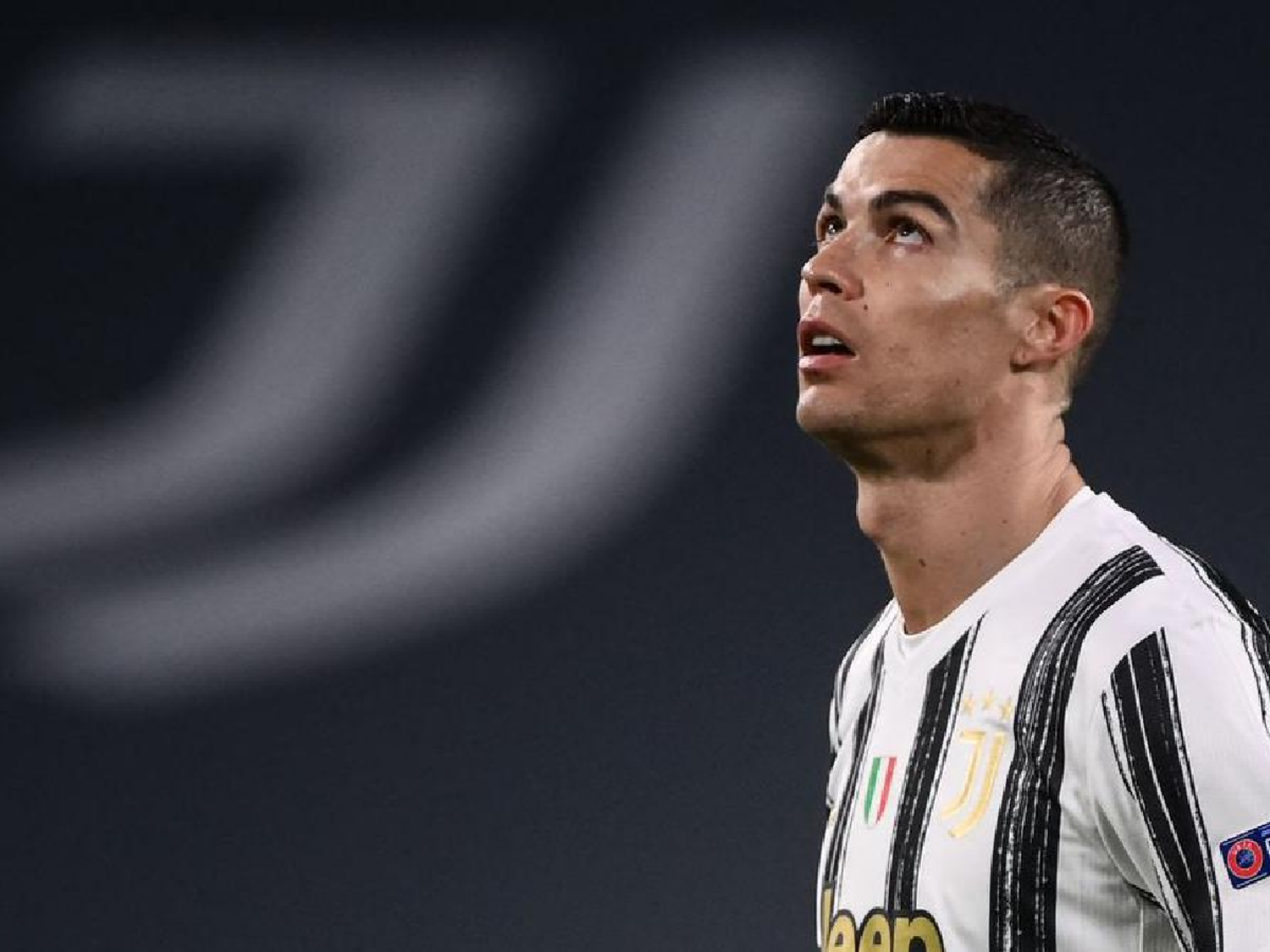 Cristiano Ronaldo analiza dejar la Juventus 