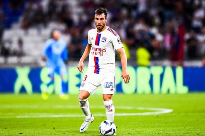 Compartirá equipo con el lateral argentino Nicolás Tagliafico