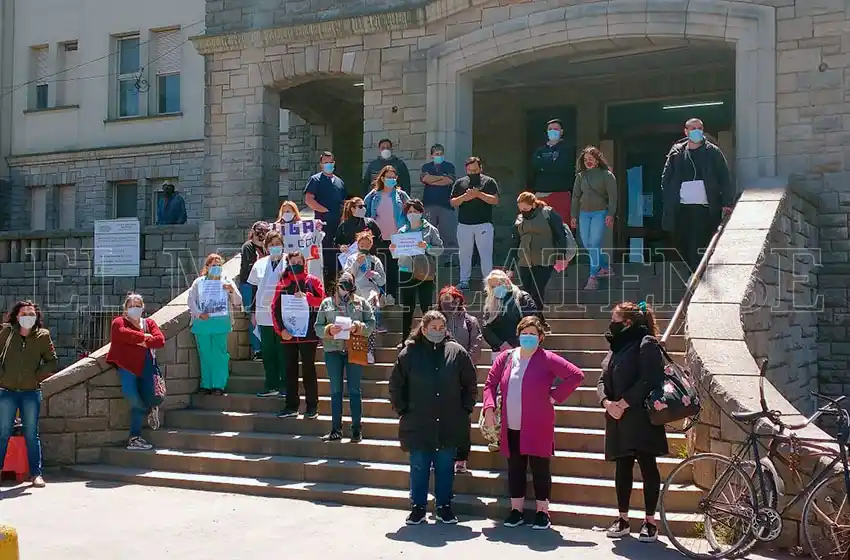 Caravana de enfermeros en Mar del Plata: "Somos el pueblo que trabaja para el pueblo"