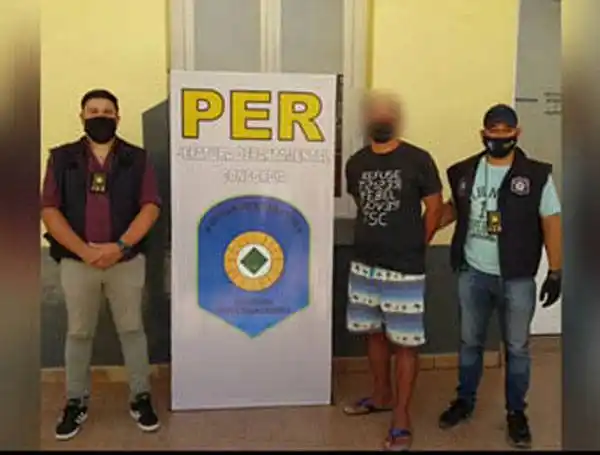 Arrestado por amenazar a su ex pareja con un revólver