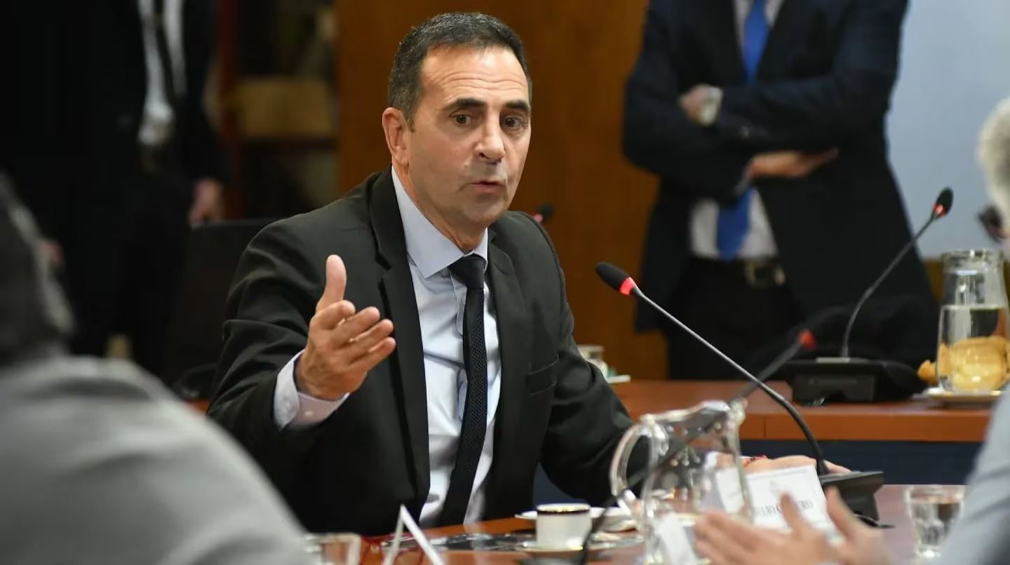 Funcionarios del Gobierno nacional defienden la ley de Bases y el paquete fiscal en el Senado