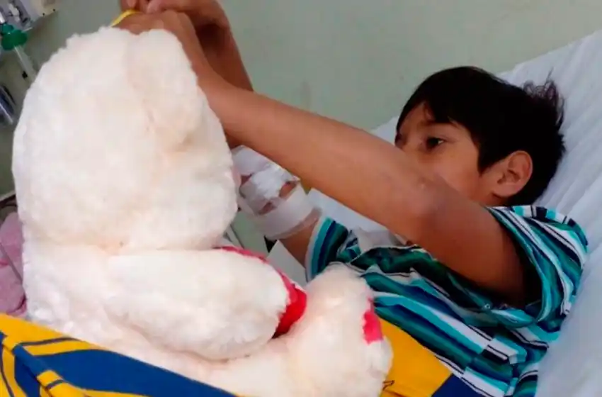 Francisco, el nene de 9 años baleado en Casiano Casas, fue trasladado a una sala general: «La evolución clínica es súper satisfactoria»