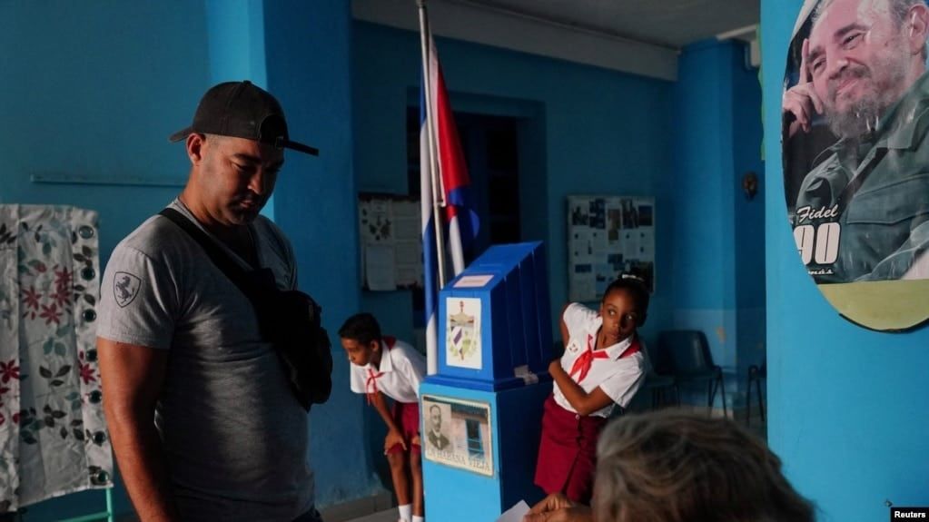 Cubanos aprueban matrimonio igualitario en referendo
