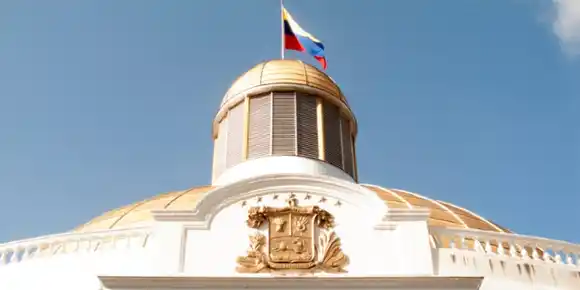 AN compraría vacunas contra el COVID-19 aprobadas por la FDA