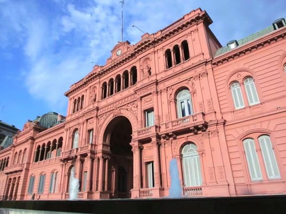El Gobierno analiza cambios que piden los bancos en el sistema financiero