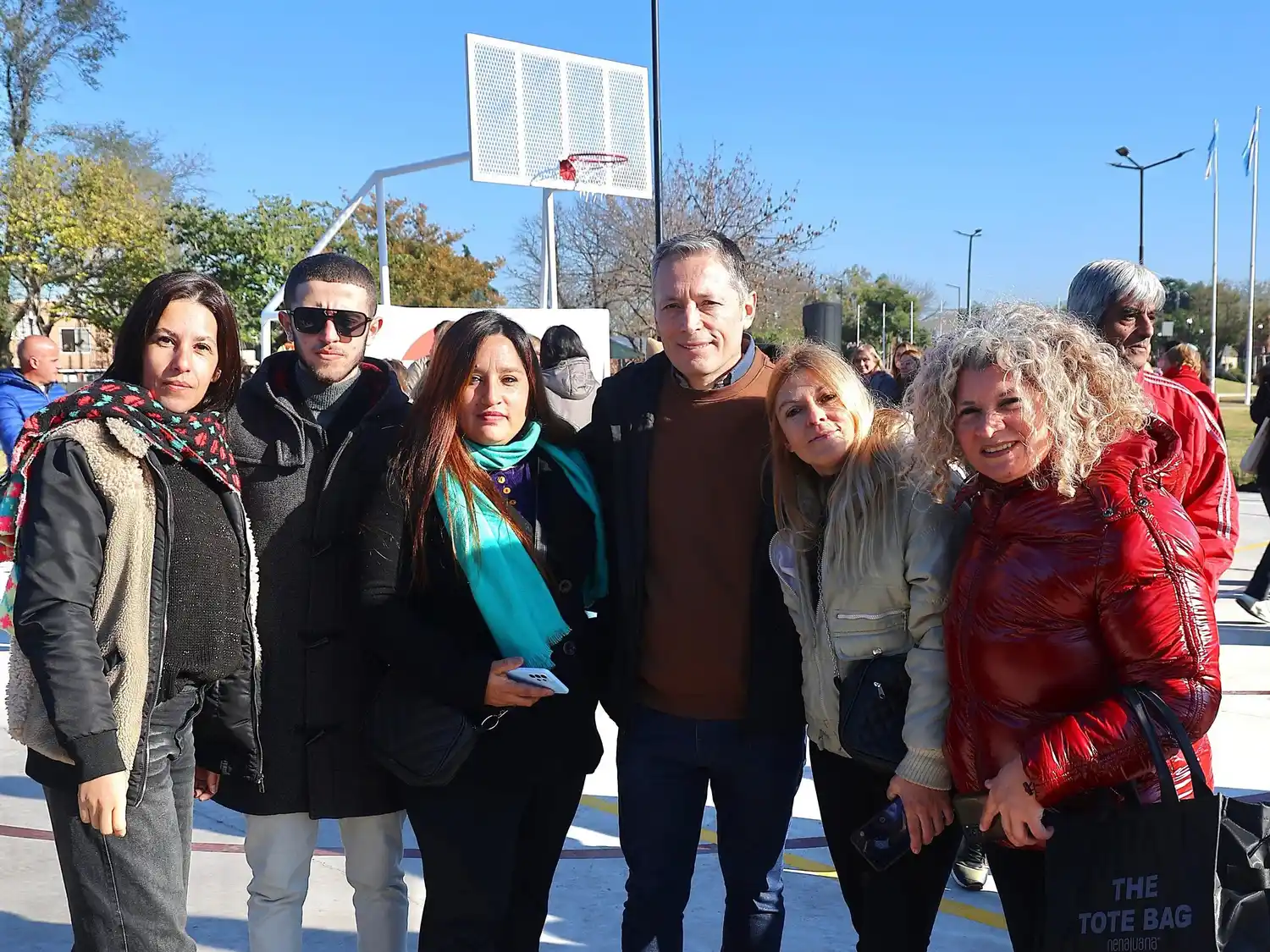 Esteban Echeverría: Gray inauguró el playón deportivo de la plaza La Campana en Monte Grande