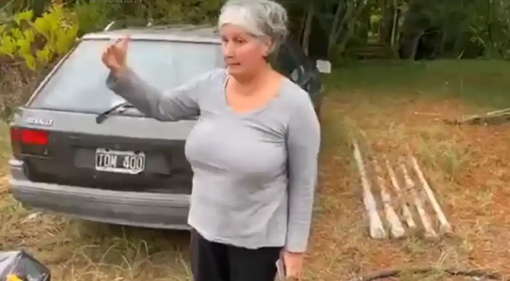 Surfista prófugo en Ostende: La madre dijo que su hijo ingresó por acceso principal y quedó detenido