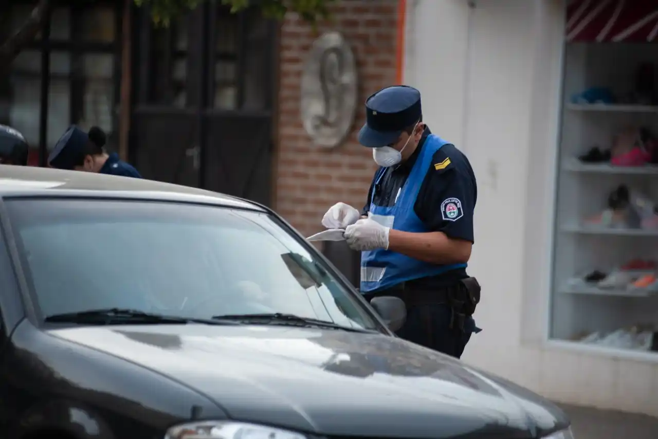 Más detenidos por violar la cuarentena y tres policías heridos en Urdinarrain