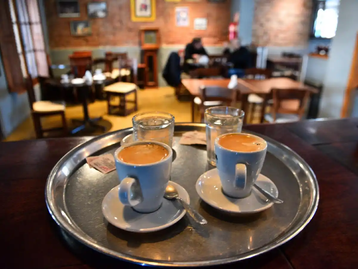 El consumo de café cayó 40% y la facturación de la industria hasta 90%