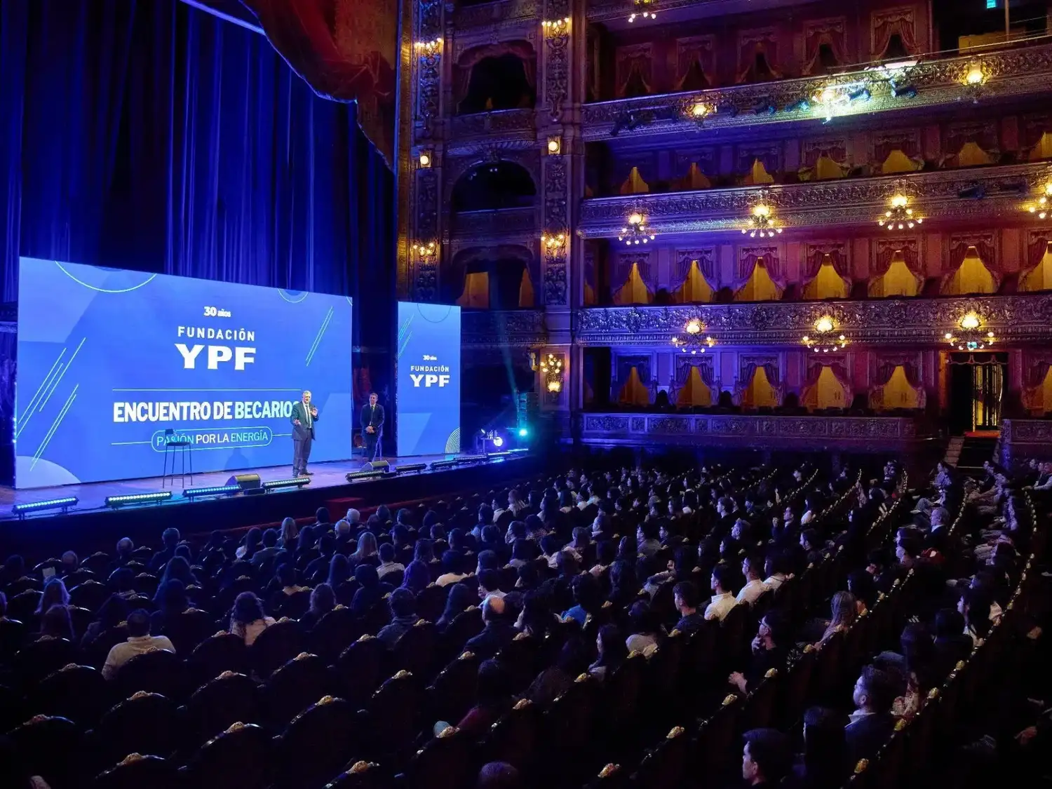 Fundación YPF celebró sus 30 años reuniendo a 250 becarios