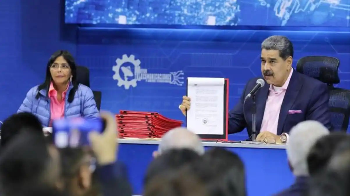 ¿A LA TERCERA VA LA VENCIDA? El decreto de emergencia económica para que Maduro enfrente al «dólar criminal» y la inflación