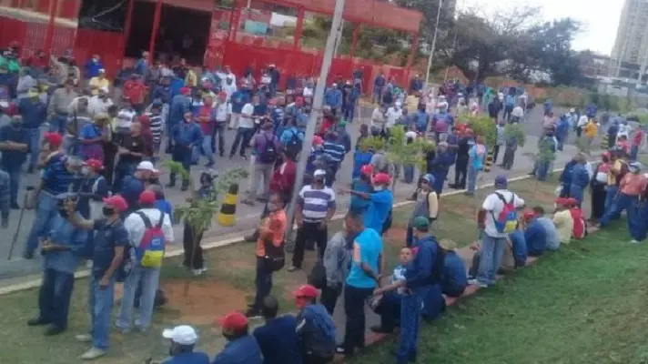 ¡CONTRA LOS SALARIOS DE HAMBRE! Trabajadores de las empresas básicas protestan en la calle