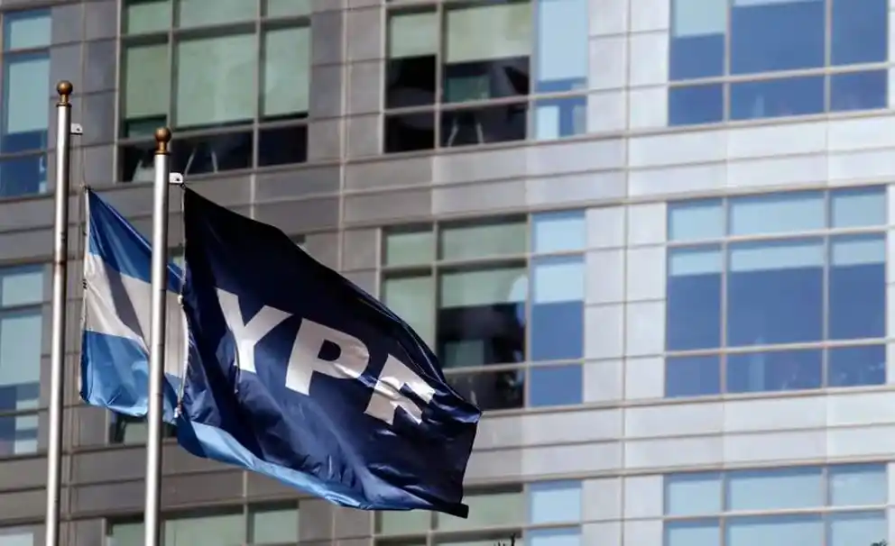 El titular de YPF confirmó que la obra seguirá adelante.