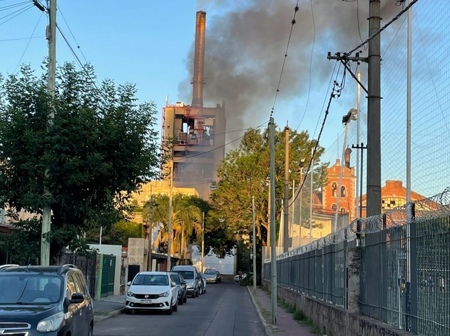 Explosión y fuego en la Usina Sorrento: comenzaron a normalizarse los servicios