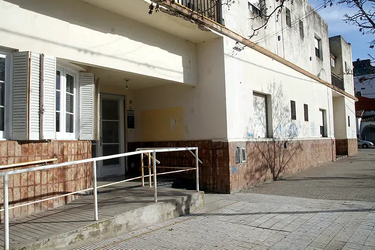 Golpeó y amenazó de muerte a su pareja y a sus cuñados