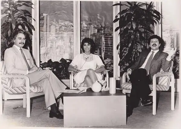 Manuel Correa, Mariela Capriles y Orlando Urdaneta en Buenos días, Venezuela. Foto Twitter
