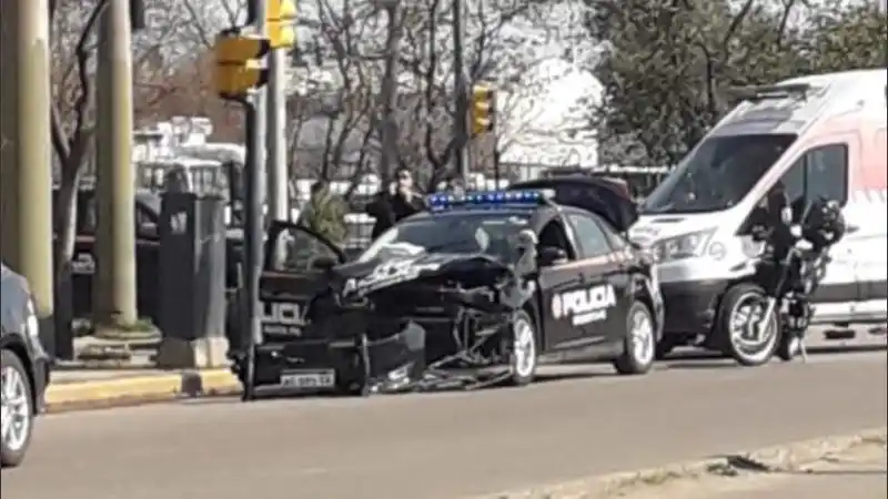 Rosario: un patrullero choque en la zona sudoeste