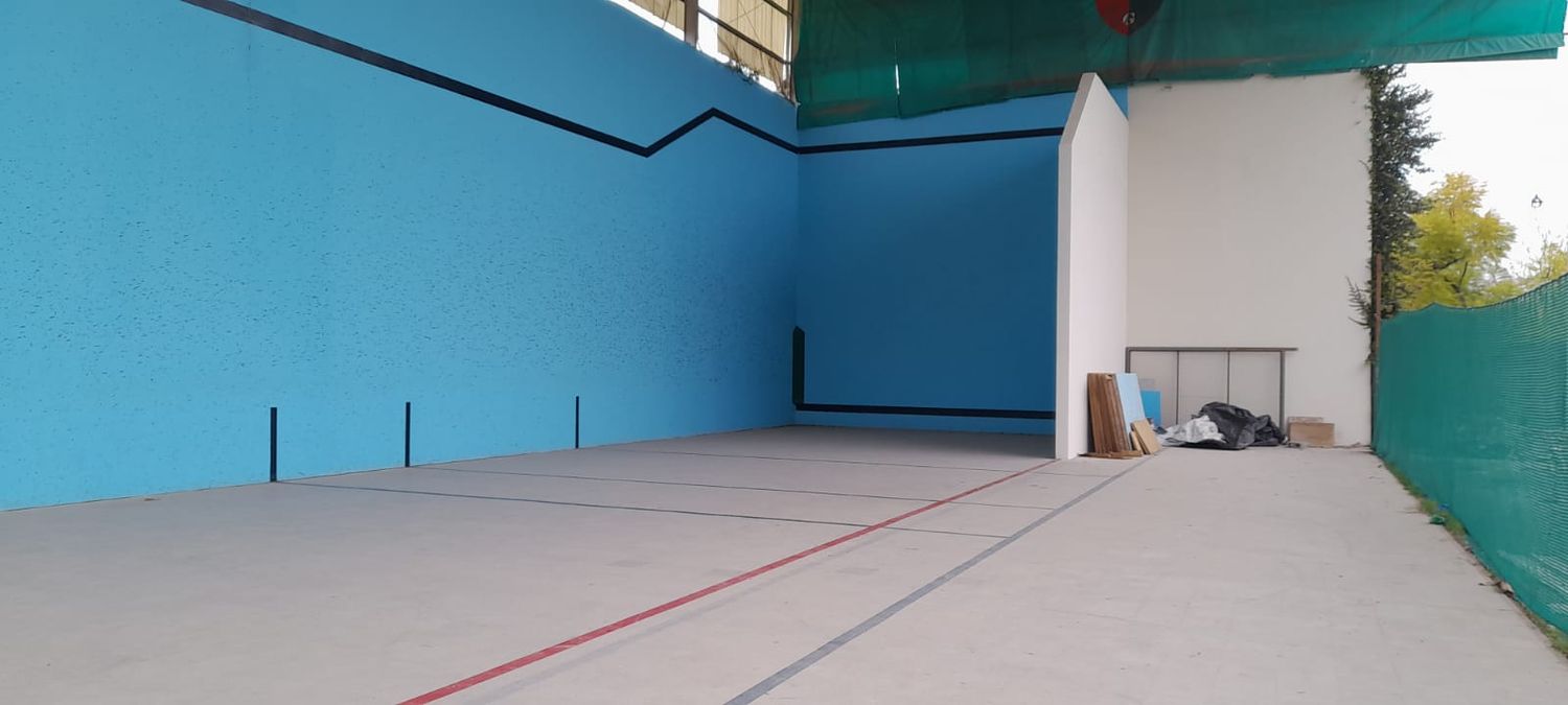 Excelentes trabajos se le han hecho al frontón del Club Pelota para el gran Encuentro a llevarse a cabo el venidero 7 de Octubre. La expectativa está en creciente dado el nivel de los pelotaris de cancha abierta que estarán ese día en Gualeguay.