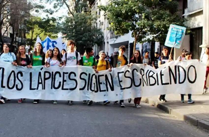 Trasporte sin costo y marcha por la Noche de los Lápices