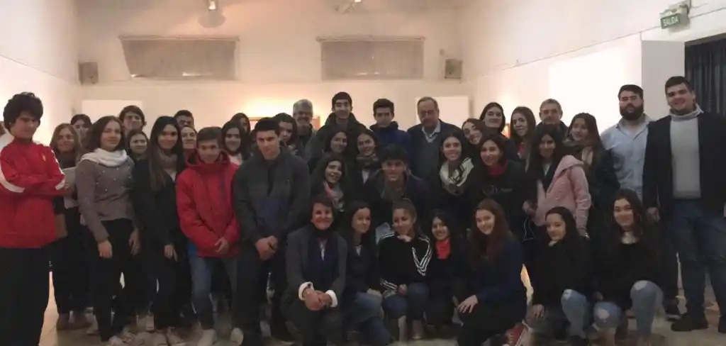 Se realizó una reunión con participantes del concurso Mercosur en la escuela