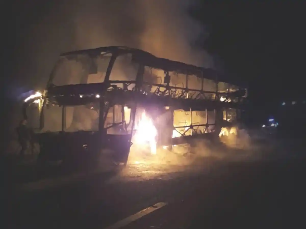 Se incendió un micro con 61 niños a bordo en Mendoza