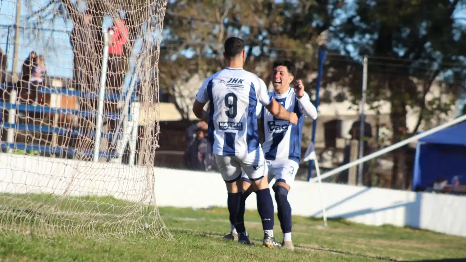 Sportiva goleó a El Progreso y no le pierde pisada a los de arriba