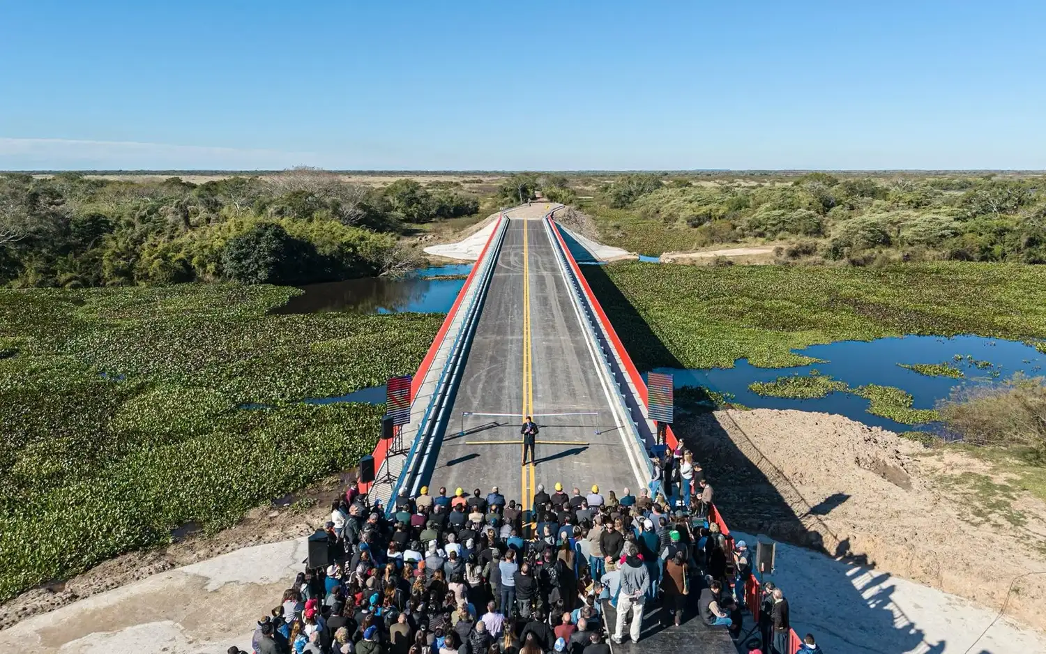 Pullaro inauguró el puente sobre arroyo El Pindó: “Dijimos que íbamos a priorizar el norte y hoy eso es una realidad” - 5