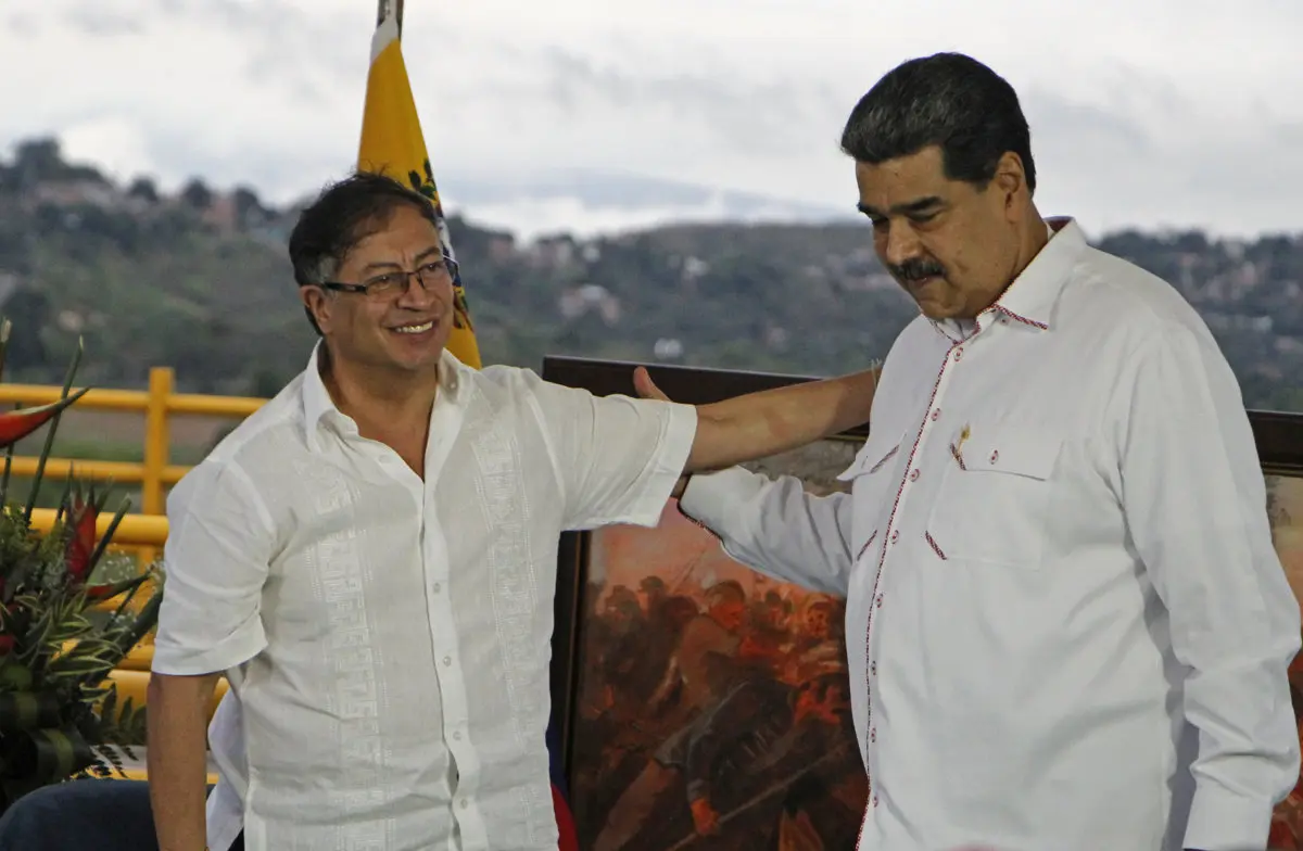 PETRO dice que es «¡EXCELENTE!» el anuncio de Maduro de reanudar diálogo con EE. UU.