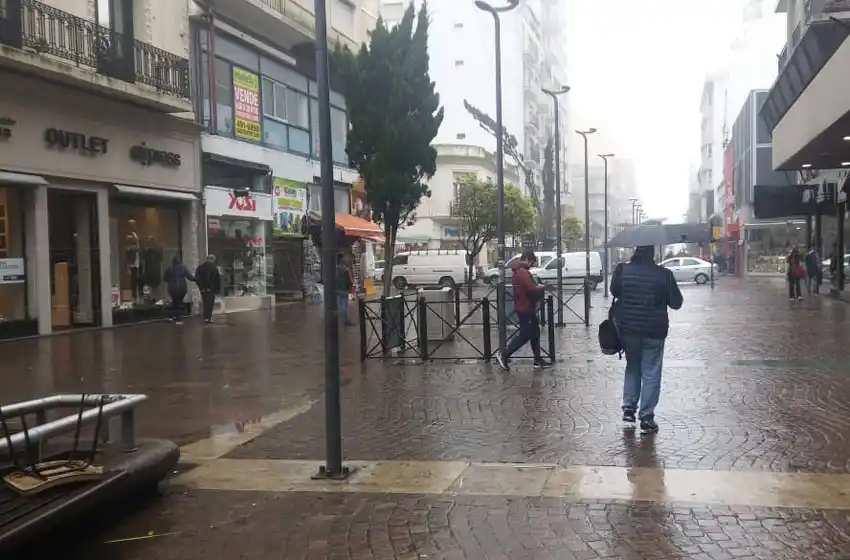 Un domingo tormentoso privará de la playa a Mar del Plata